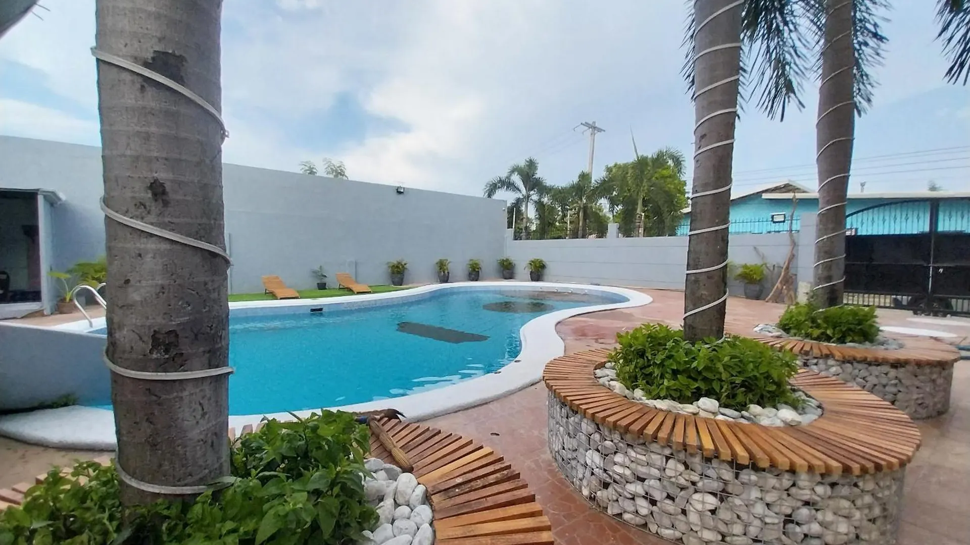 Sunny At Dje Villa Angeles Philippines